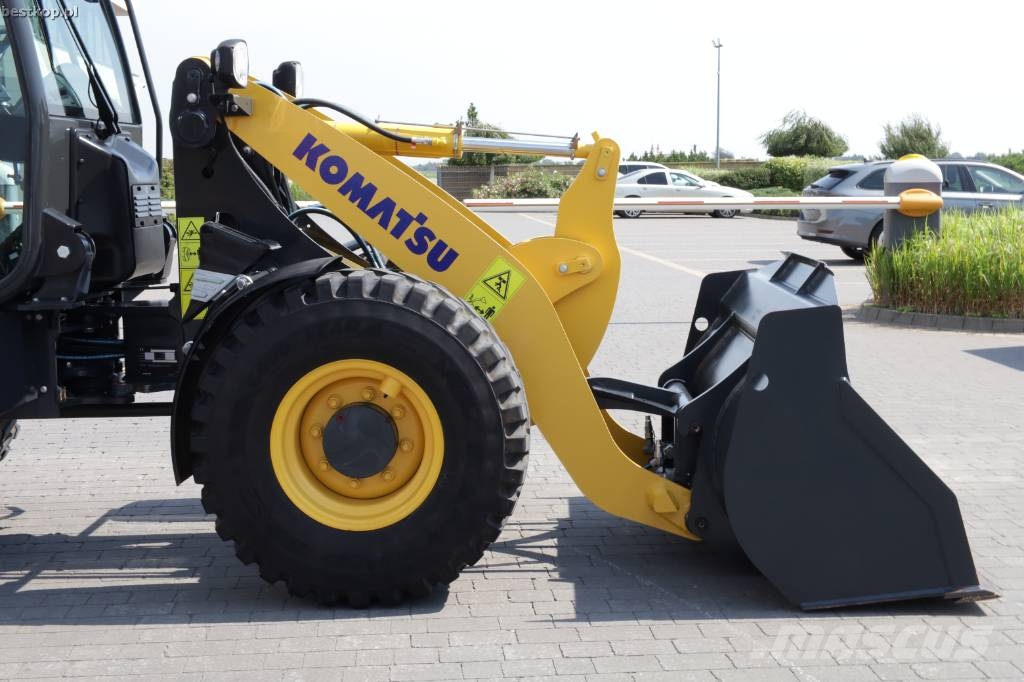 Komatsu WA 70 M-8 لوادر بعجل