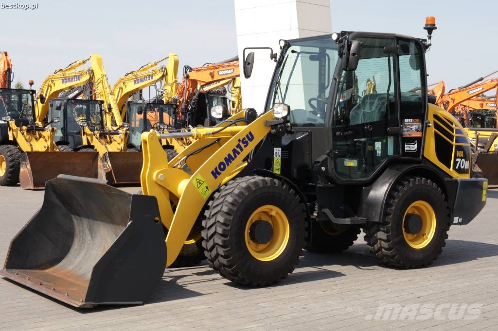 Komatsu WA 70 M-8 لوادر بعجل