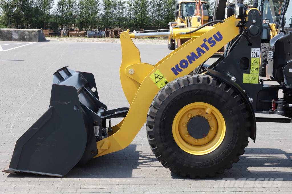 Komatsu WA 70 M-8 لوادر بعجل