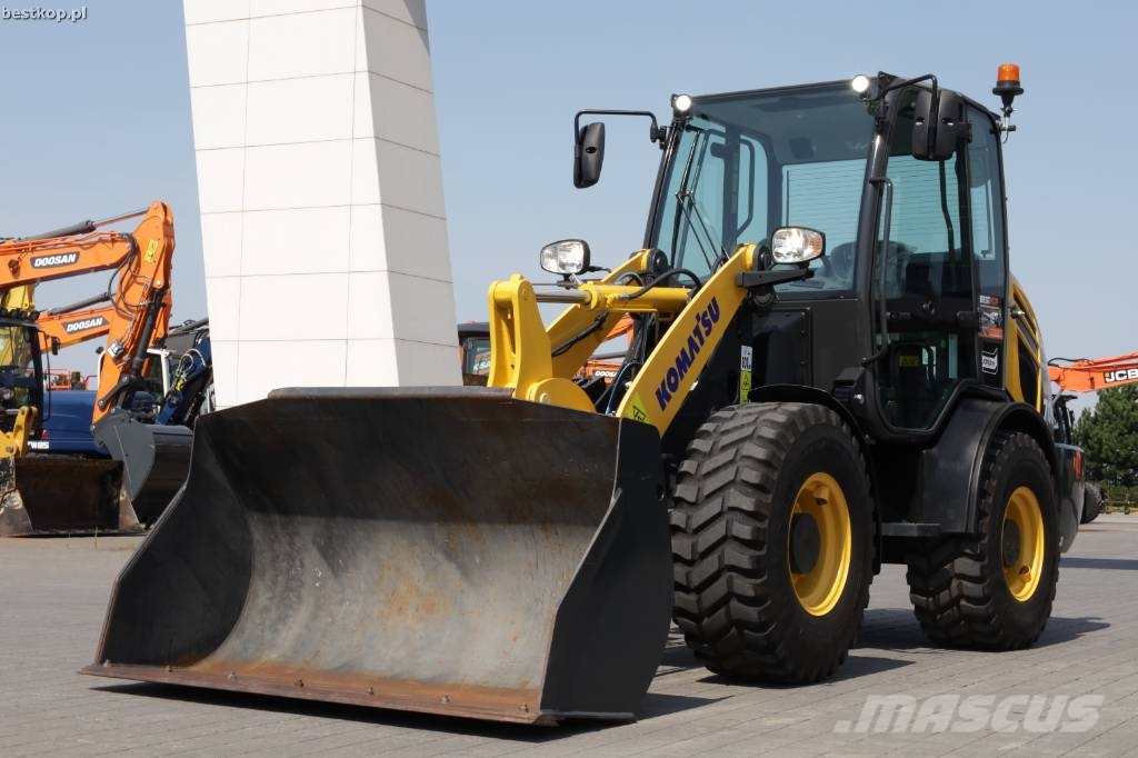 Komatsu WA 70 M-8 لوادر بعجل