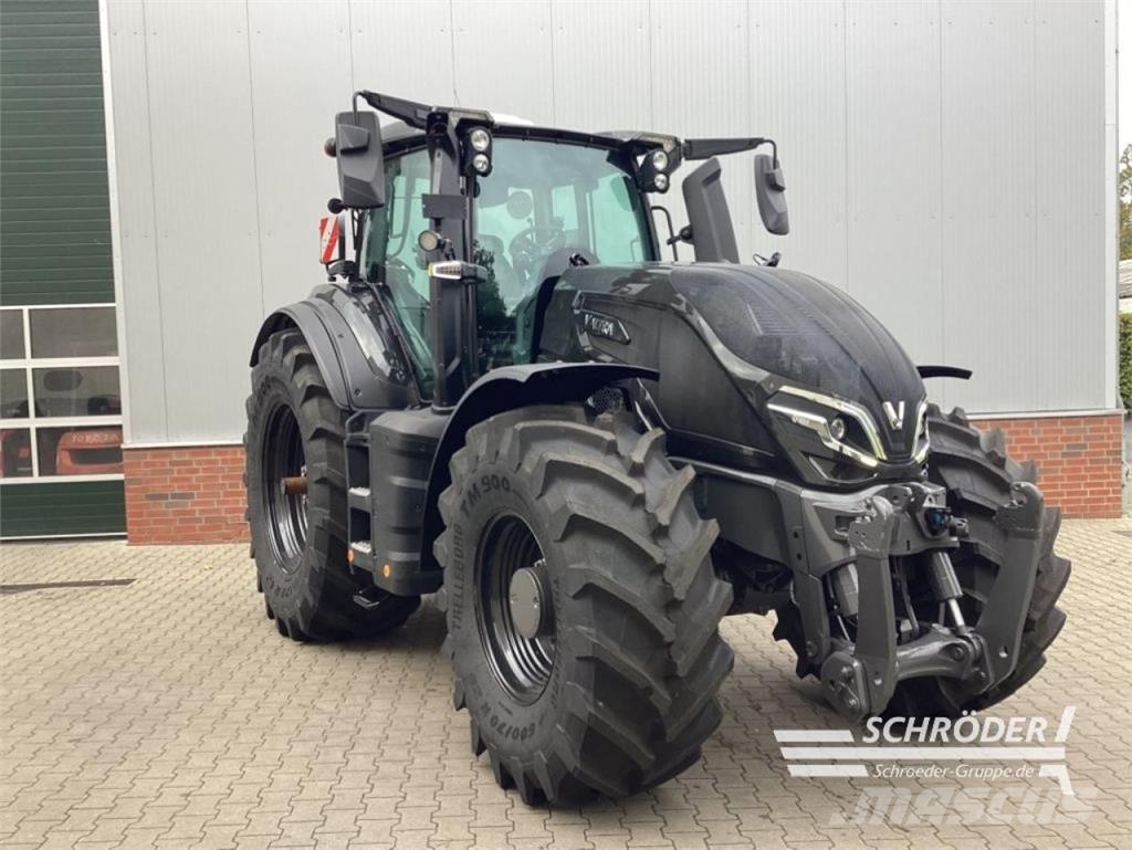 Valtra Q 305 Tractors