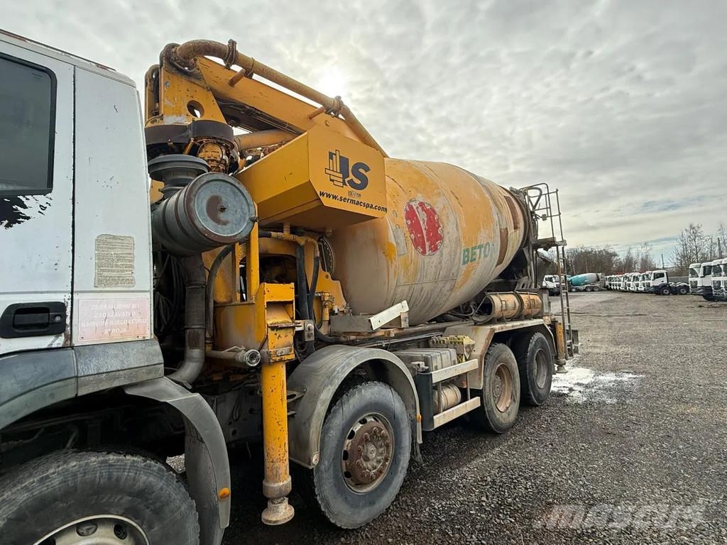 Iveco Trakker 440T41 trakker 440 8x4 28M SERMAC Bombas de concreto
