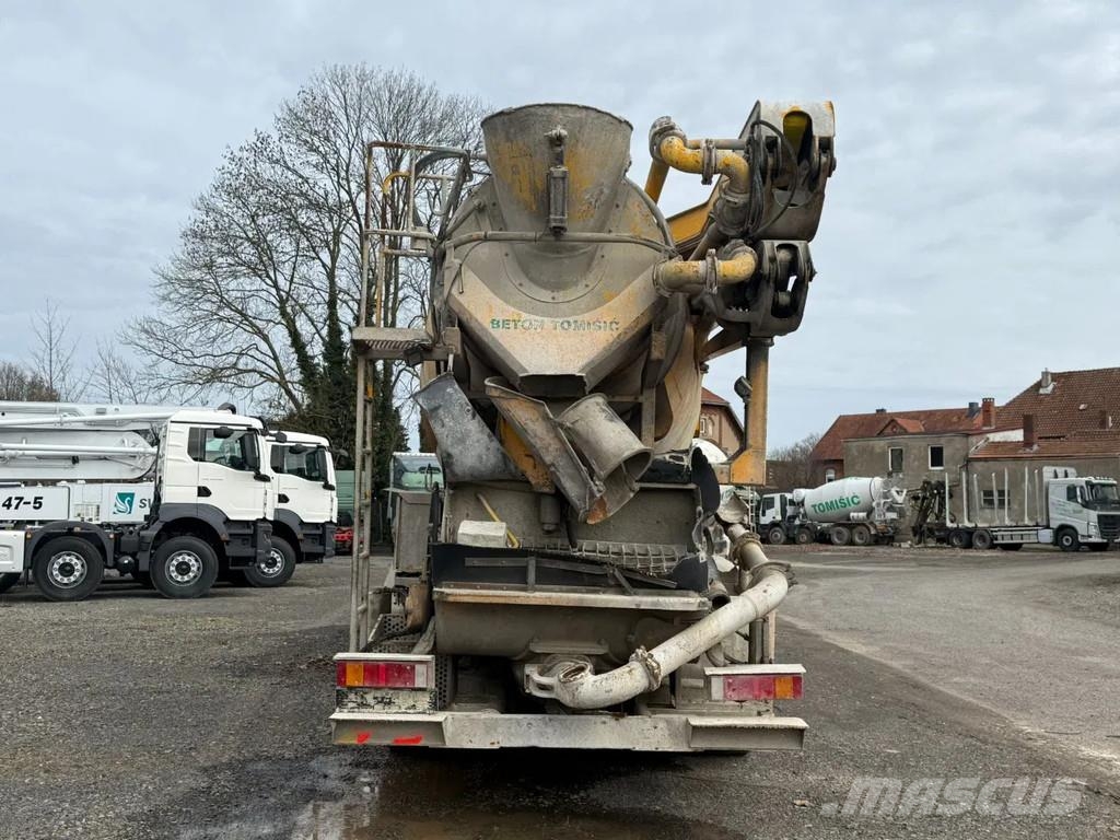 Iveco Trakker 440T41 trakker 440 8x4 28M SERMAC Bombas de concreto