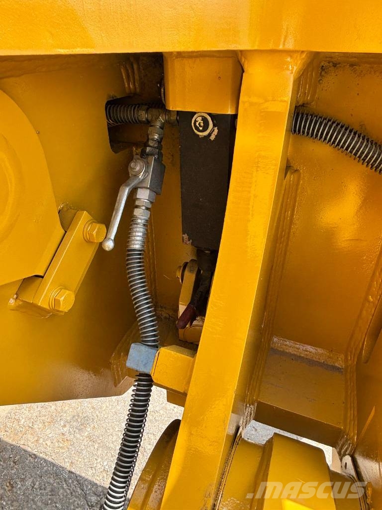 CAT 988 K (CE/EPA - Block handler) Naudoti ratiniai krautuvai