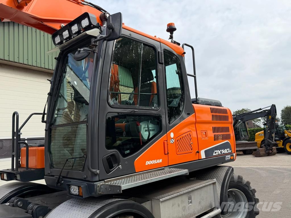 Doosan DX140W DX140W-5 Bageri točkaši