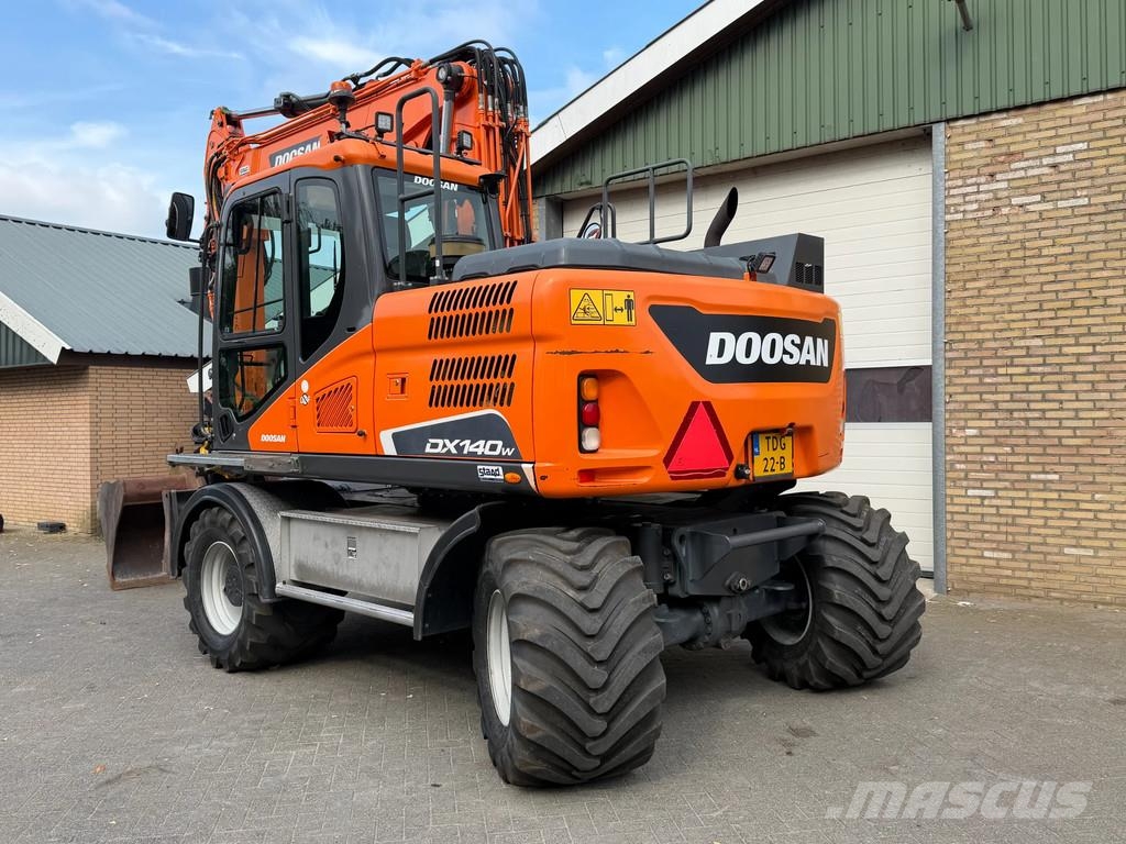 Doosan DX140W DX140W-5 Bageri točkaši