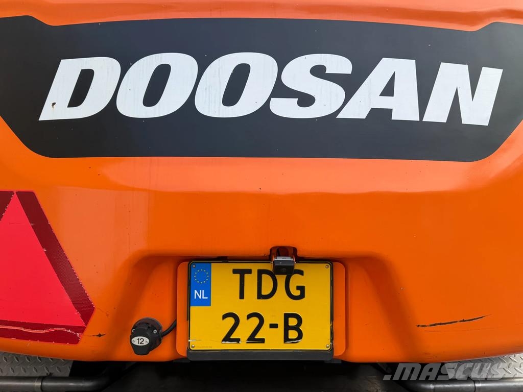 Doosan DX140W DX140W-5 Bageri točkaši