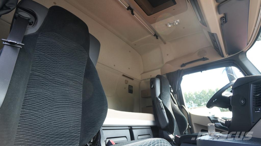 Mercedes-Benz ACTROS 2742 ADR 6x2 tractor unit وحدات الجر