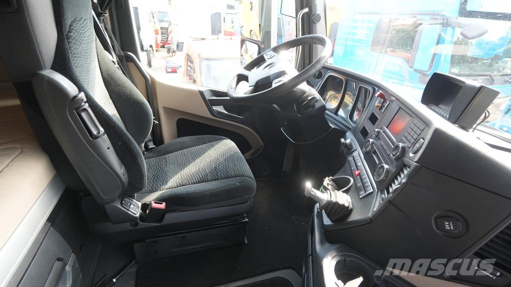 Mercedes-Benz ACTROS 2742 ADR 6x2 tractor unit وحدات الجر