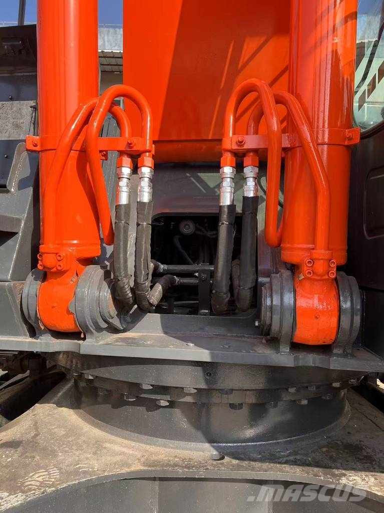 Hitachi ZX 350G حفارات زحافة