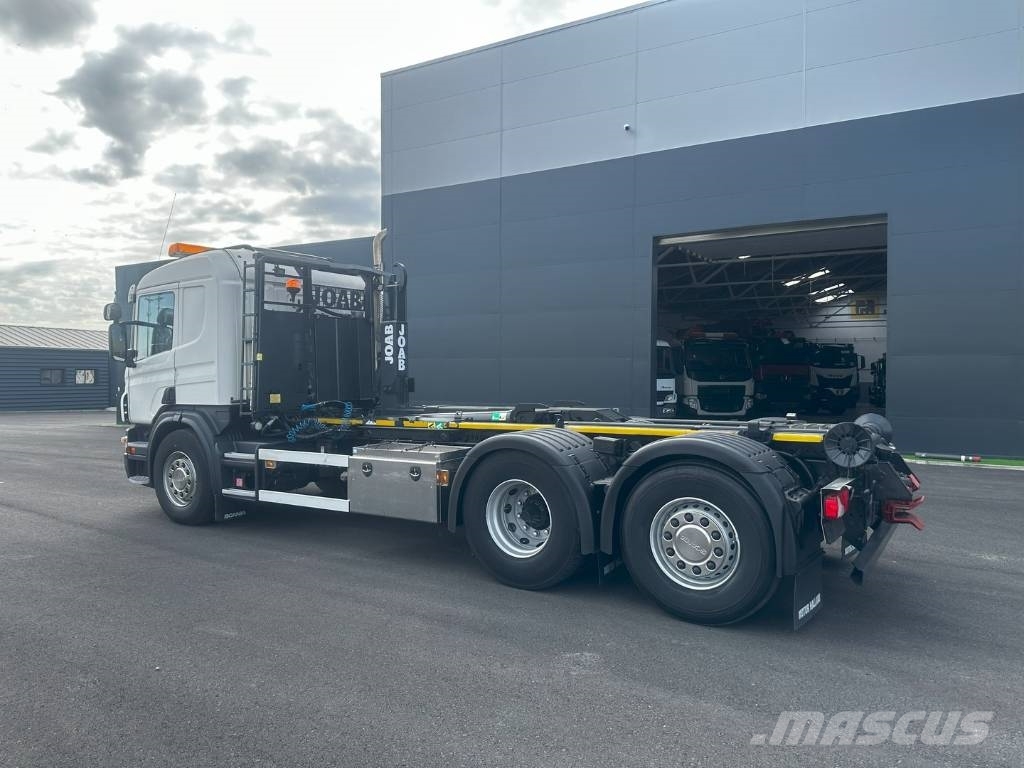 Scania P 400 equipo gancho marca JOAB tipo L 2 Lanový nosič kontajnerov