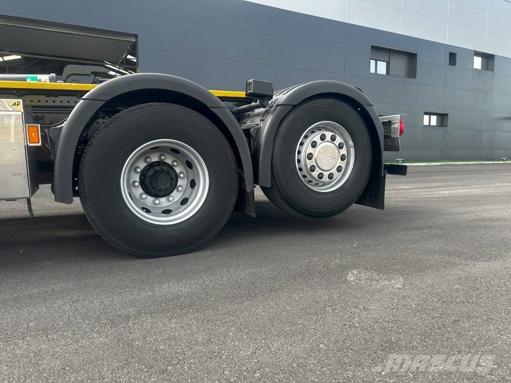 Scania P 400 equipo gancho marca JOAB tipo L 2 Lanový nosič kontajnerov