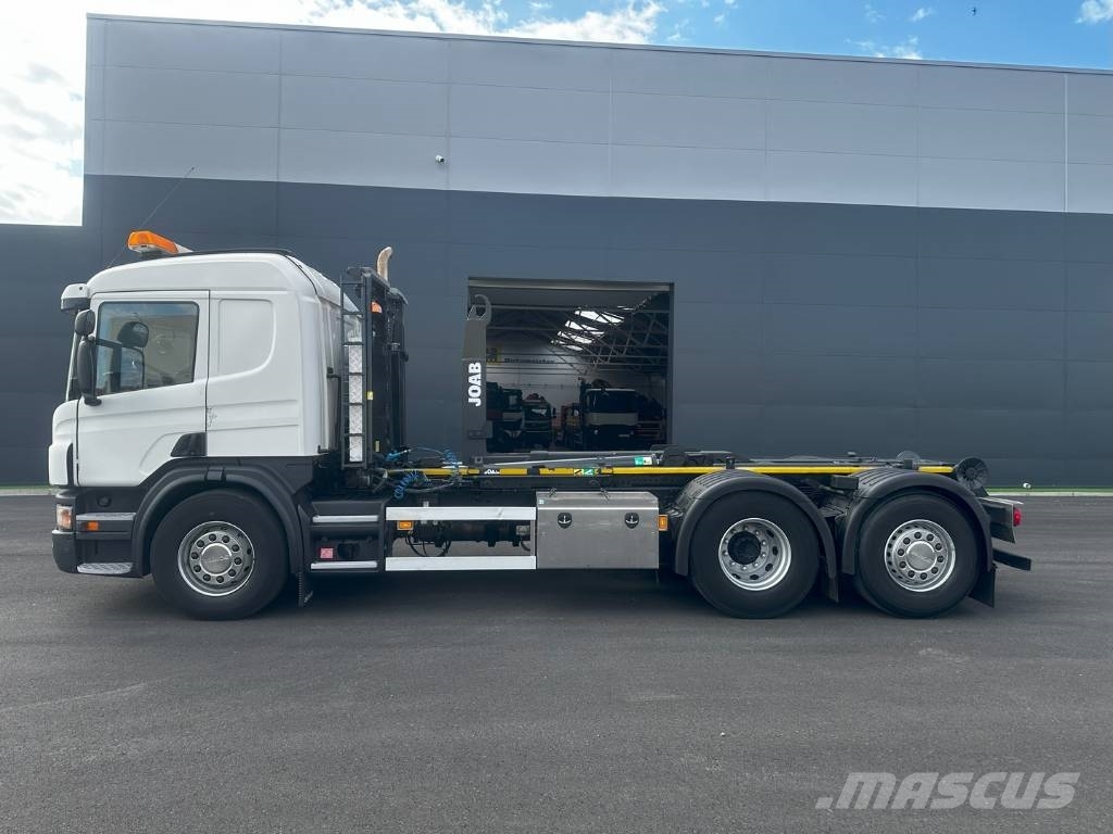 Scania P 400 equipo gancho marca JOAB tipo L 2 Lanový nosič kontajnerov