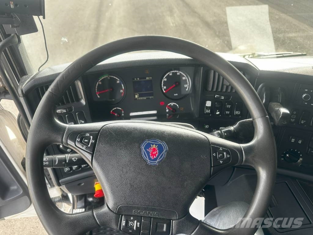 Scania P 400 equipo gancho marca JOAB tipo L 2 Lanový nosič kontajnerov
