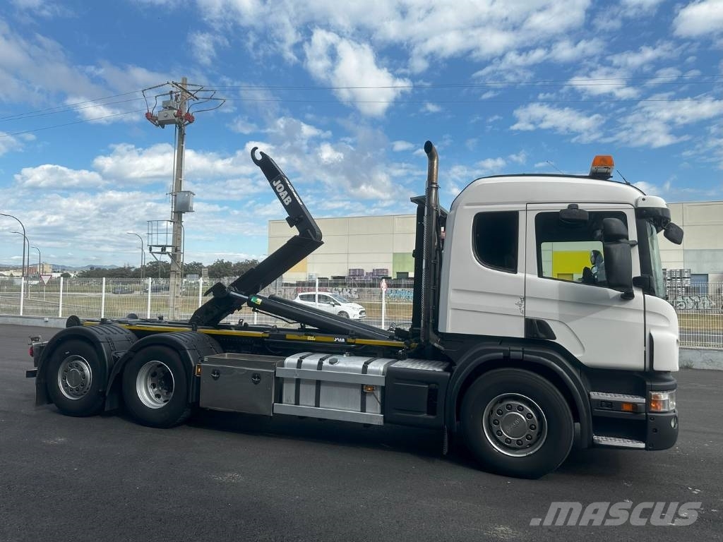 Scania P 400 equipo gancho marca JOAB tipo L 2 Lanový nosič kontajnerov
