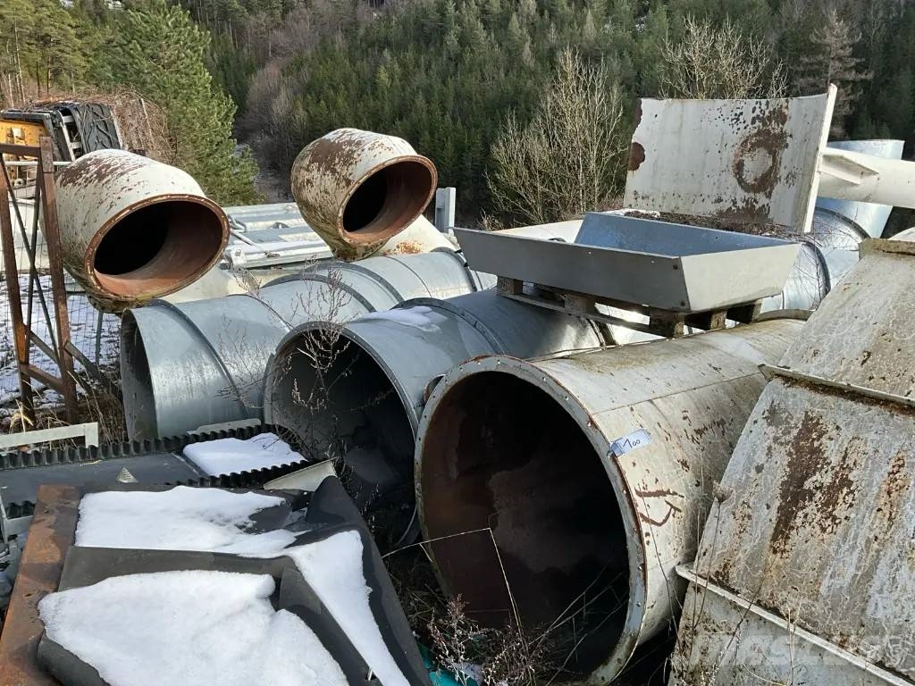  Lüftungsrohre Stahl, teilweise verzinkt Other components