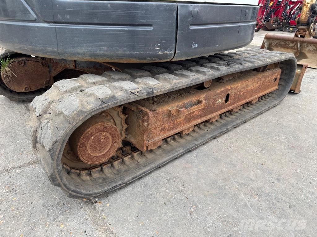 Bobcat E85 (11535) Средни екскаватори 7т - 12т