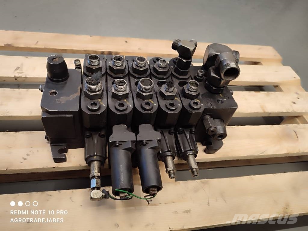 Rexroth ASX01 DEUTZ FAHR AGROVECTOR hydraulic dist DEUTZ F Hydraulik