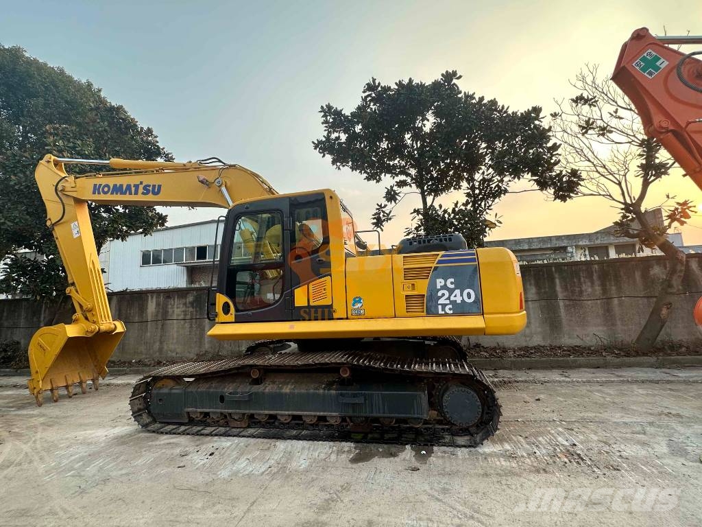Komatsu PC 240-8 Raupenbagger