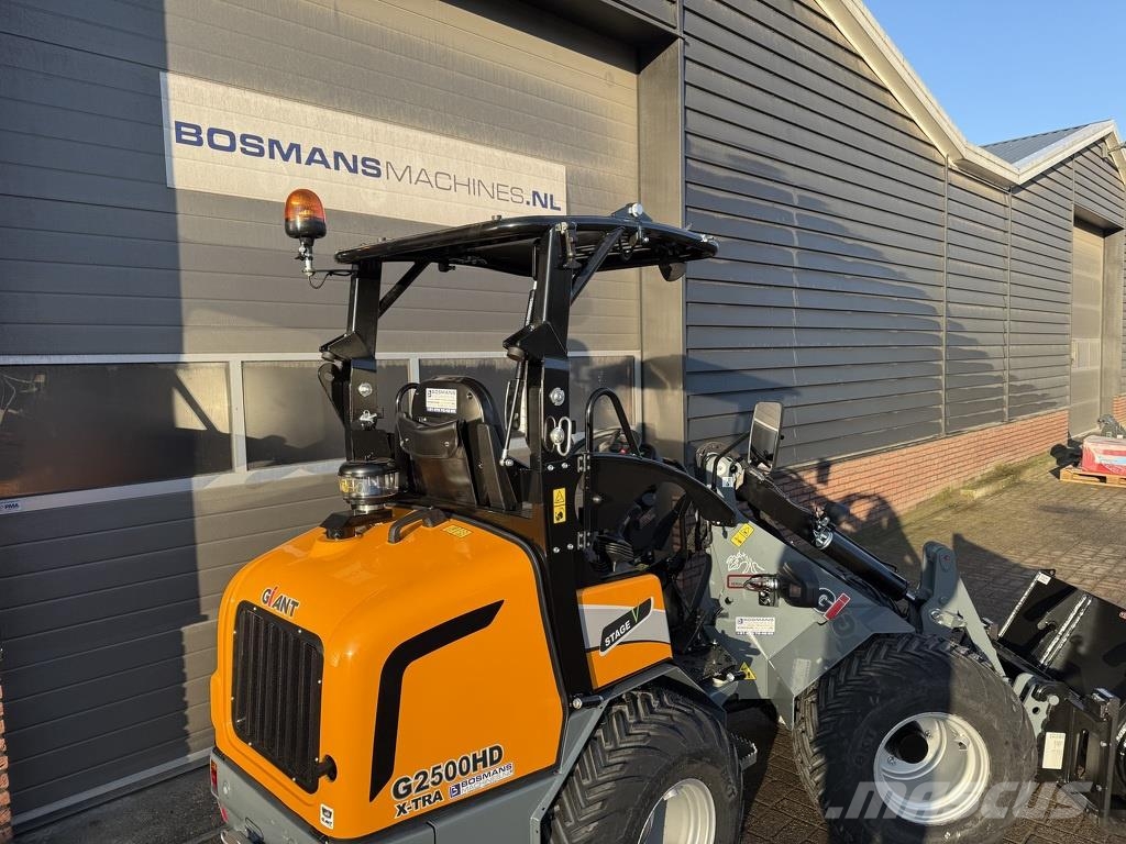 GiANT G2500 X-TRA HD minishovel / kniklader NIEUW 轮式装载机