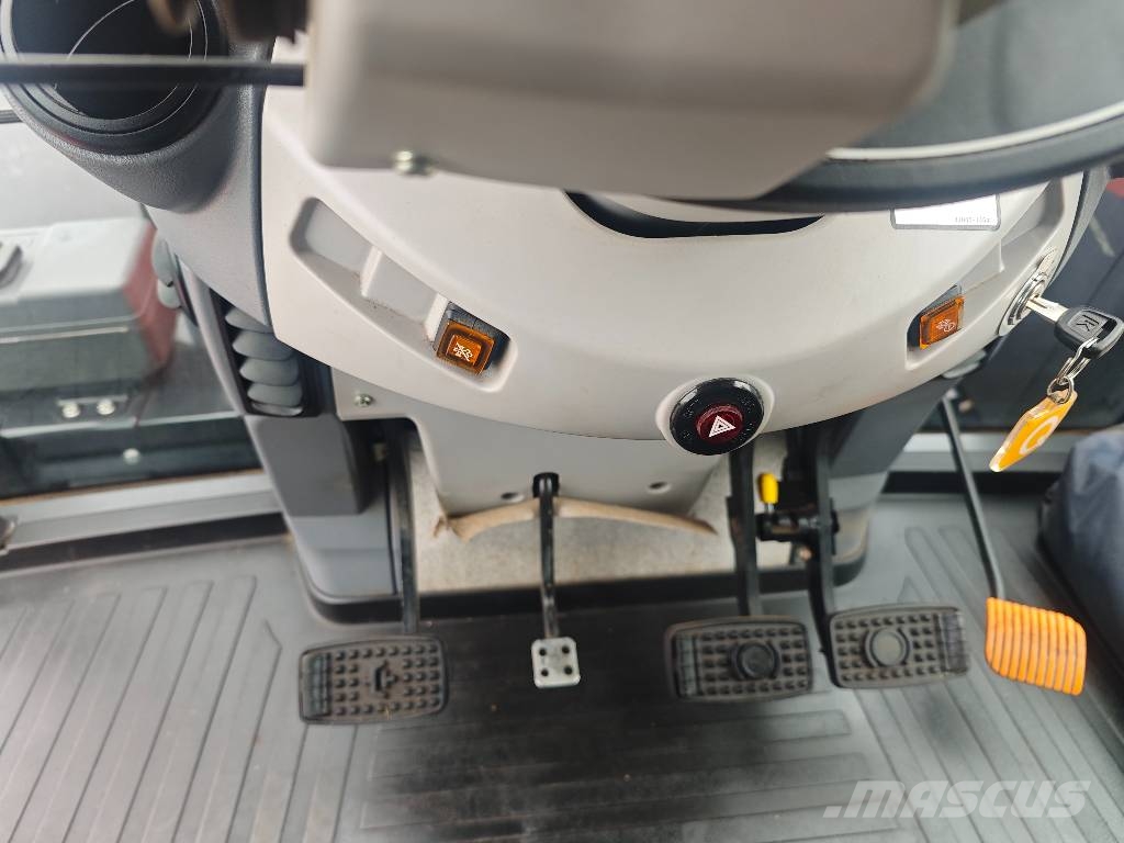 Kubota M7-173 STANDARD Traktorit