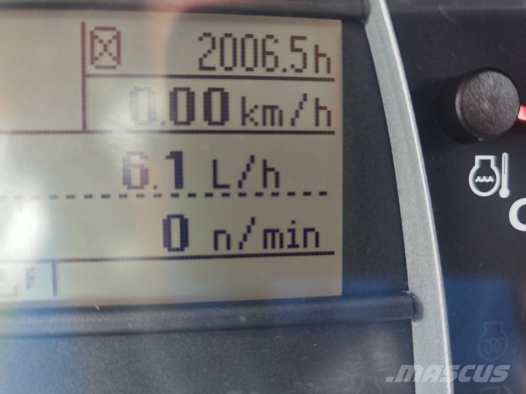 Kubota M7-173 STANDARD Traktorit