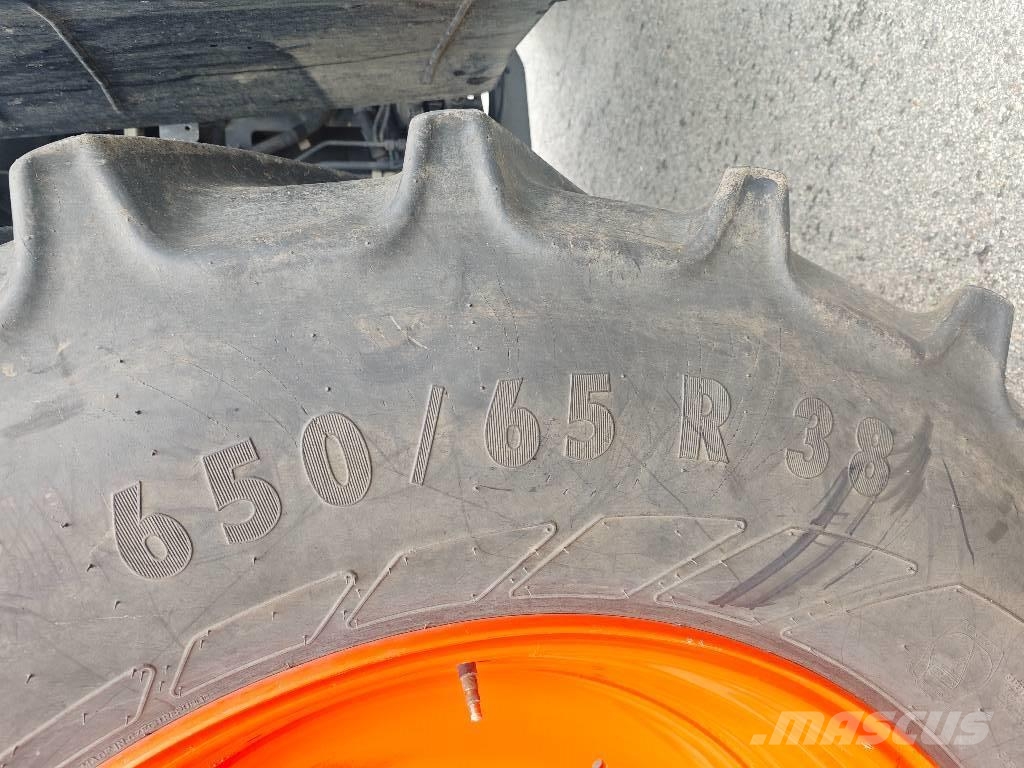 Kubota M7-173 STANDARD Traktorit