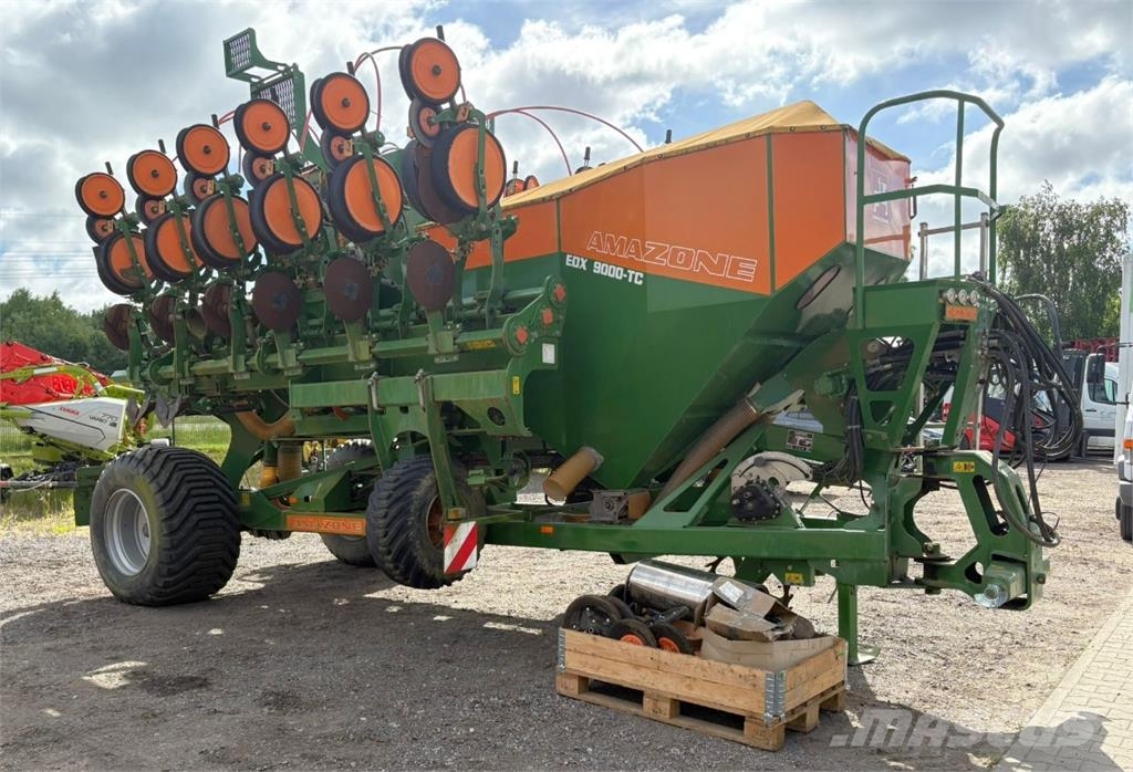 Amazone EDX 9000-TC Mechanické sejačky