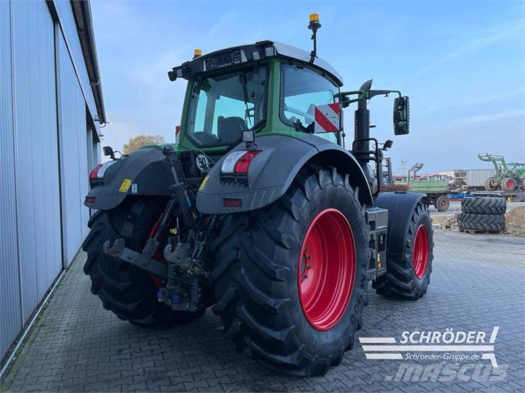 Fendt 824 VARIO S4 PROFI PLUS Tractors