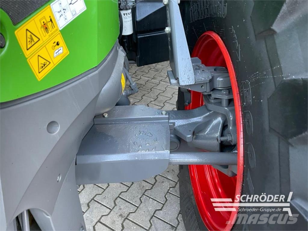 Fendt 824 VARIO S4 PROFI PLUS Tractors