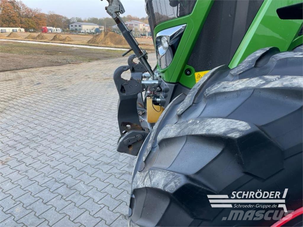 Fendt 824 VARIO S4 PROFI PLUS Tractors
