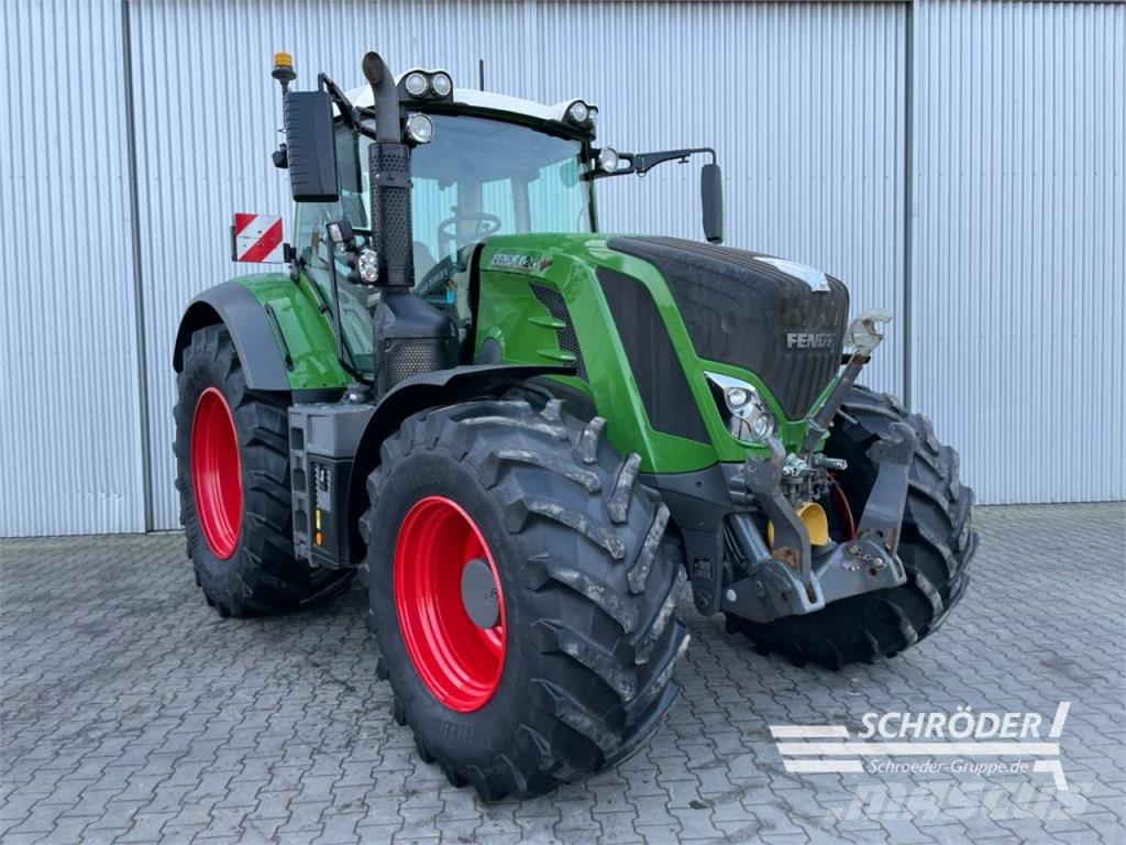 Fendt 824 VARIO S4 PROFI PLUS Tractors