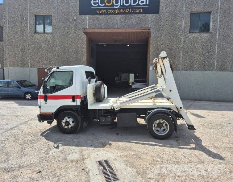 Mitsubishi CANTER شاحنات لوادر