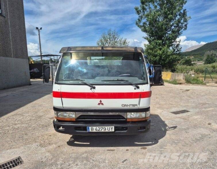 Mitsubishi CANTER شاحنات لوادر