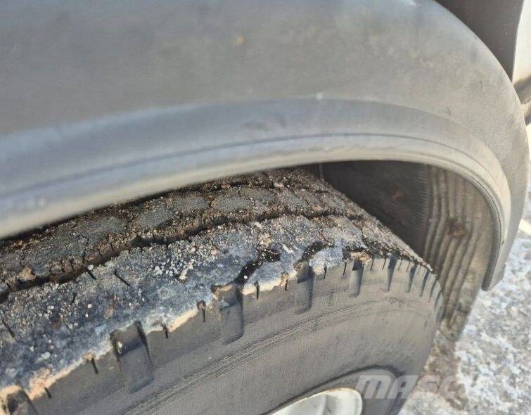 Mitsubishi CANTER شاحنات لوادر