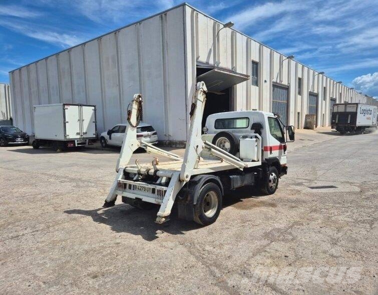 Mitsubishi CANTER شاحنات لوادر