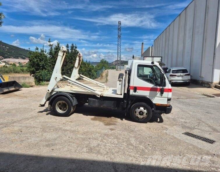Mitsubishi CANTER شاحنات لوادر