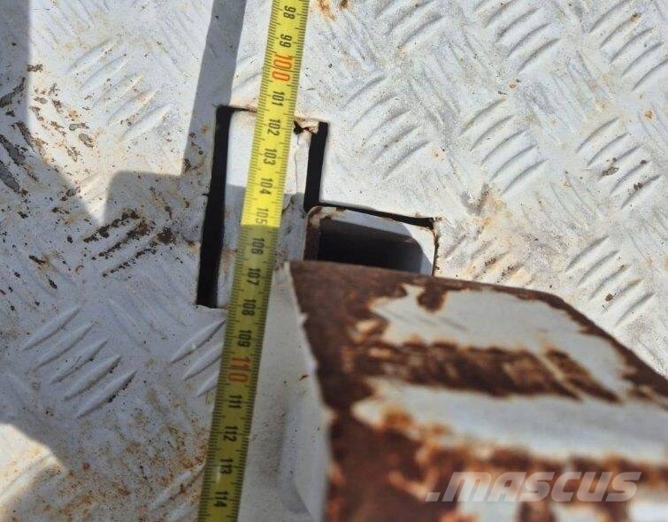 Mitsubishi CANTER شاحنات لوادر