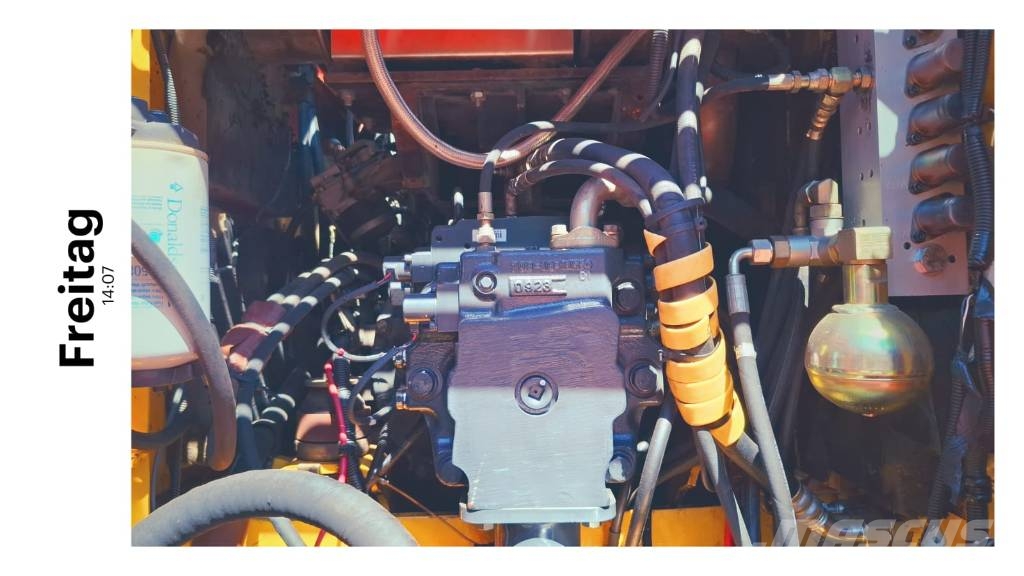 Komatsu PW 160-7 Wielgraafmachines