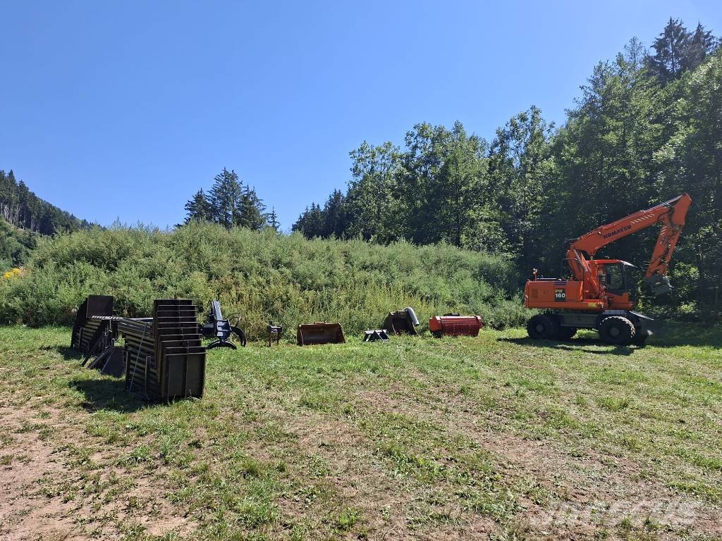 Komatsu PW 160-7 Wielgraafmachines