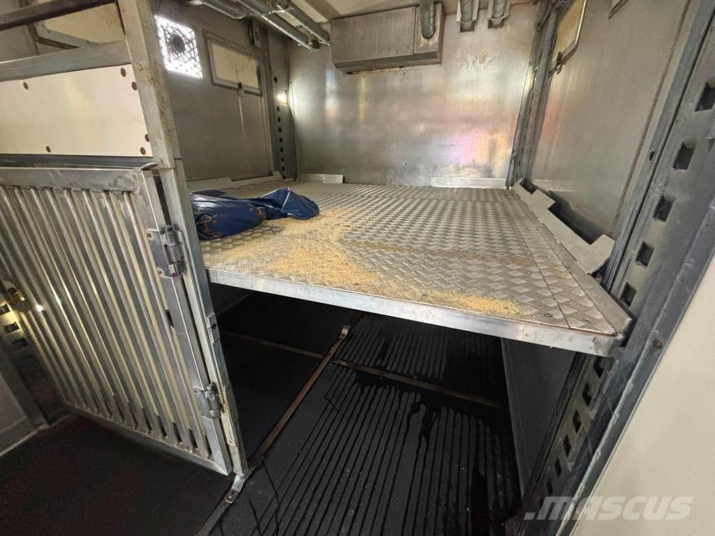 Mercedes-Benz Actros 2546 6x2*4 BOX L=8338 mm Camiones de ganado