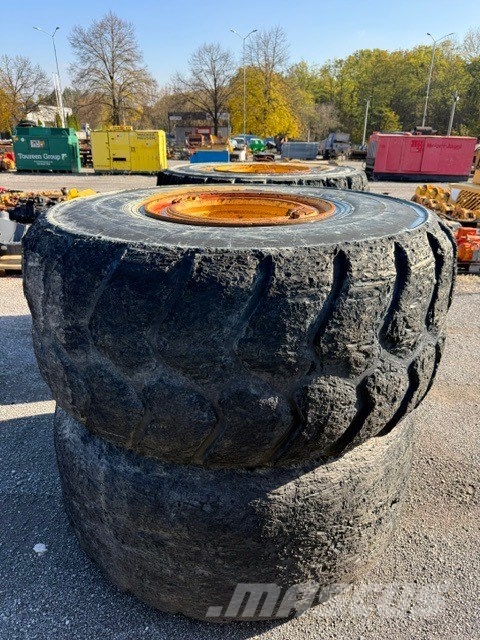 Volvo L 220 F USED WHEEL COMPLET 4 PCS 29.5-25 Gume, kolesa in platišča