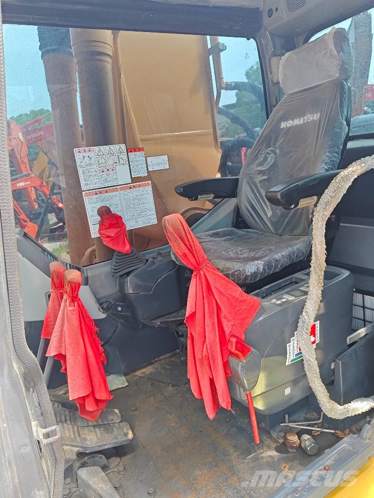 Komatsu PC220-7 履带挖掘机