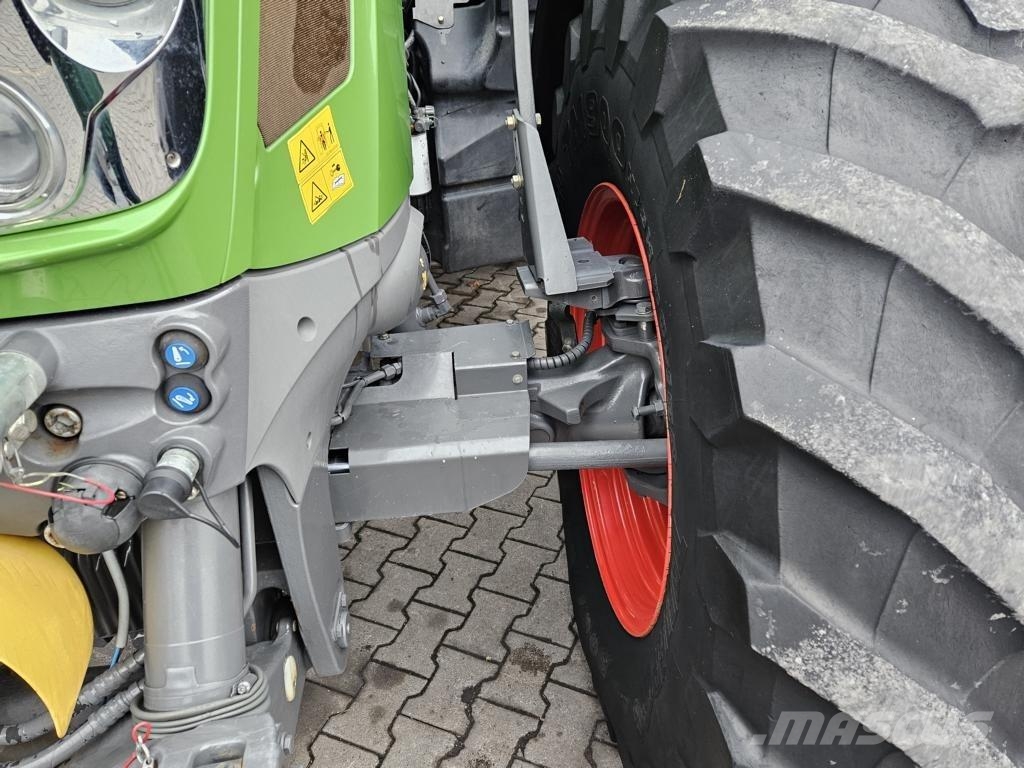 Fendt 824 VARIO PROFI PLUS Tractors