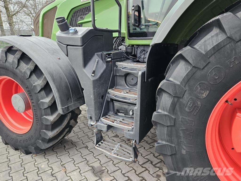 Fendt 824 VARIO PROFI PLUS Tractors