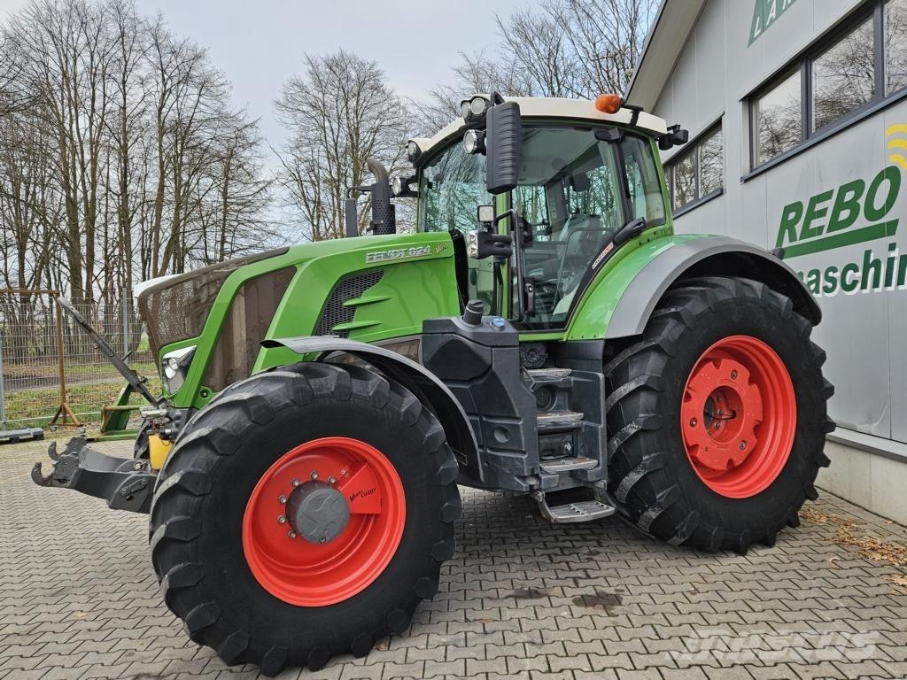 Fendt 824 VARIO PROFI PLUS Tractors