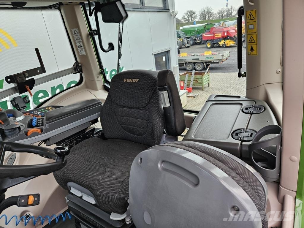 Fendt 824 VARIO PROFI PLUS Tractors