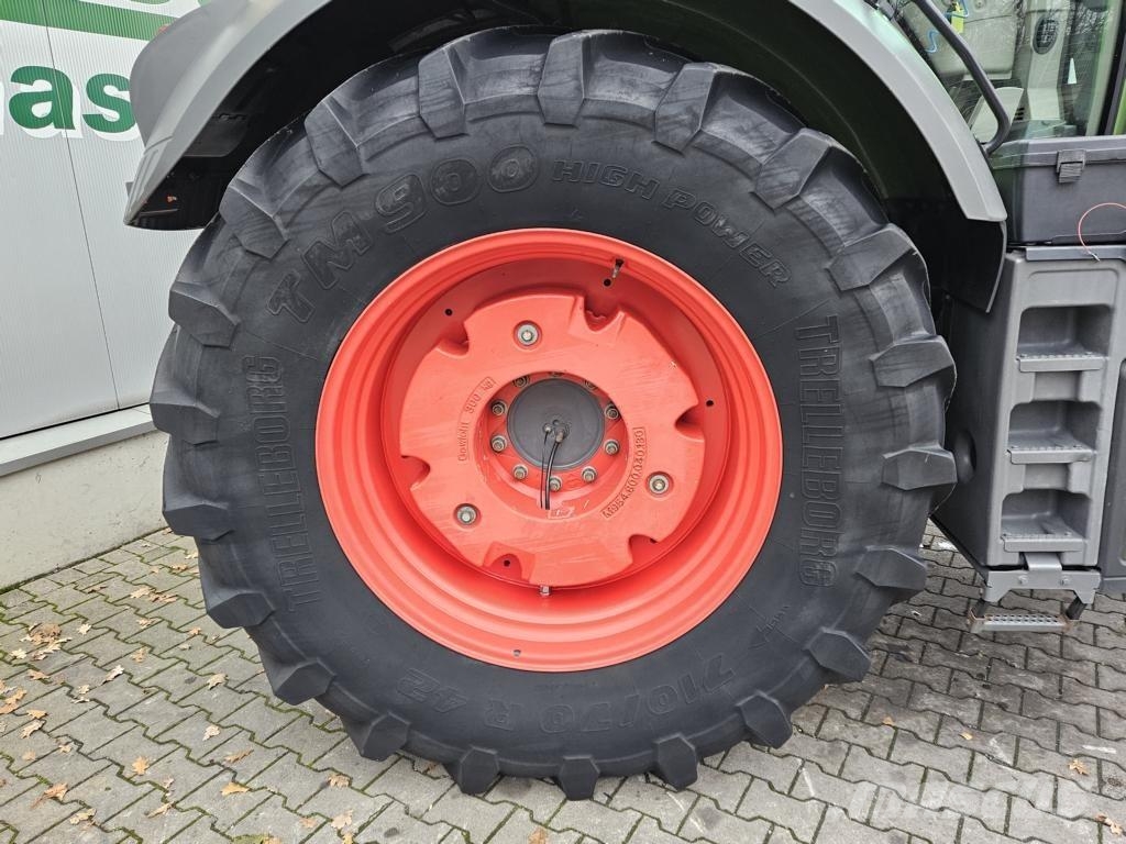 Fendt 824 VARIO PROFI PLUS Tractors