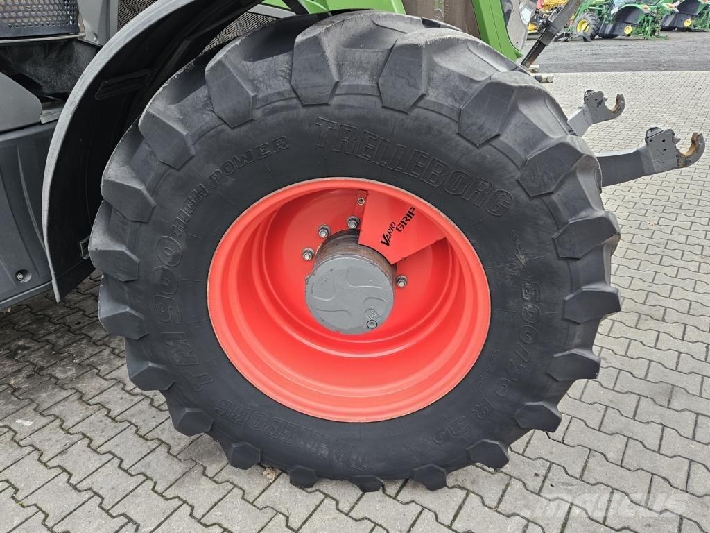 Fendt 824 VARIO PROFI PLUS Tractors