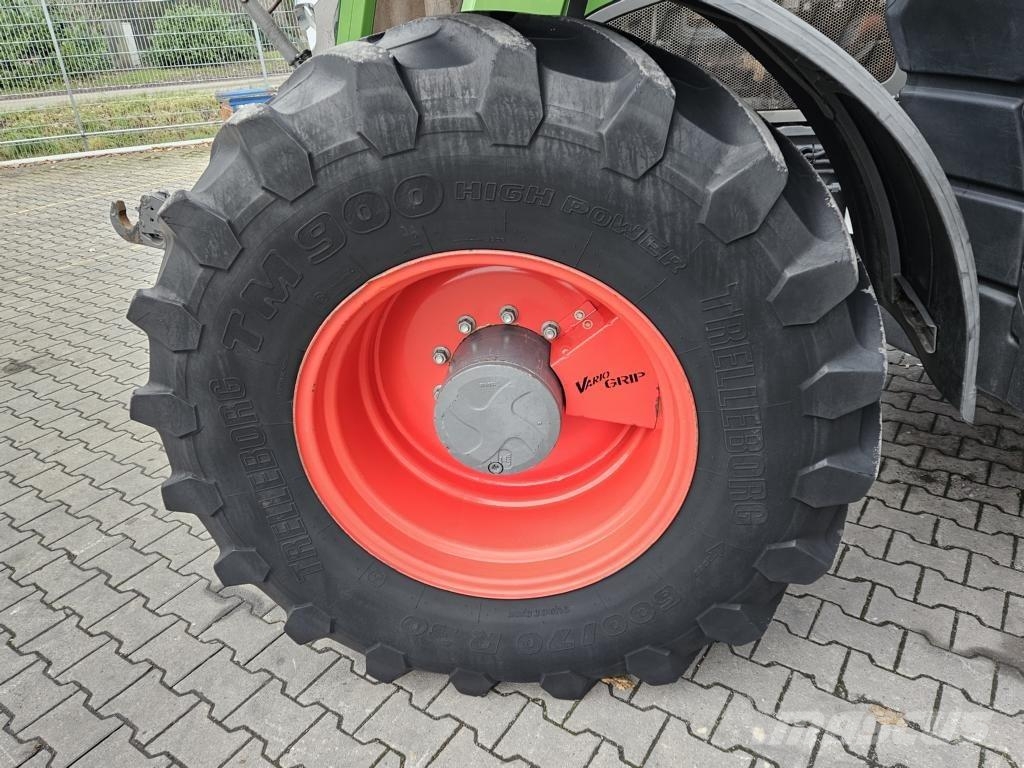 Fendt 824 VARIO PROFI PLUS Tractors